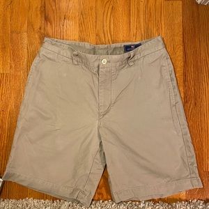 Vineyard Vines Khaki Shorts size 33
